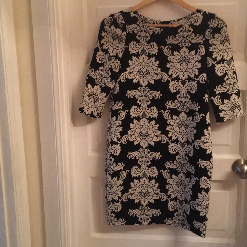 Black and white patterned dress